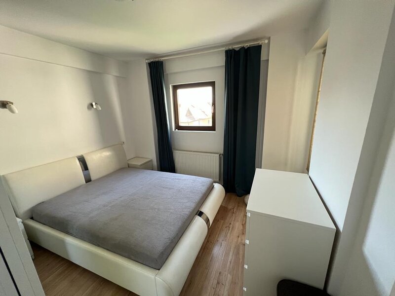 Decebal- adiacent, 2 camere bloc 2012 boutique