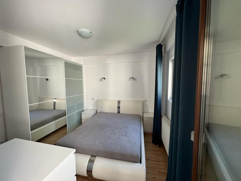 Decebal- adiacent, 2 camere bloc 2012 boutique