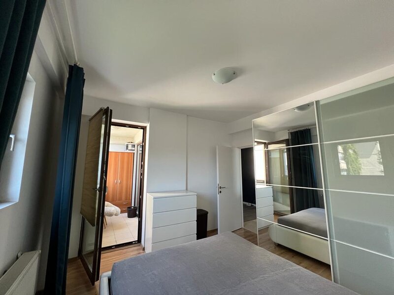 Decebal- adiacent, 2 camere bloc 2012 boutique